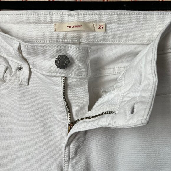 Levi's Woman's 711‎ White Denim Distressed Skinny Jeans Size 27 - Picture 4 of 13
